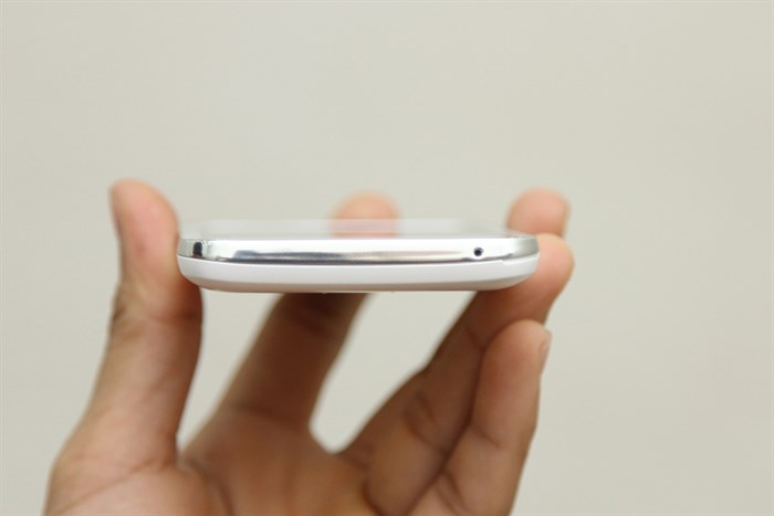 Điện thoại Honor Bee Màu Trắng