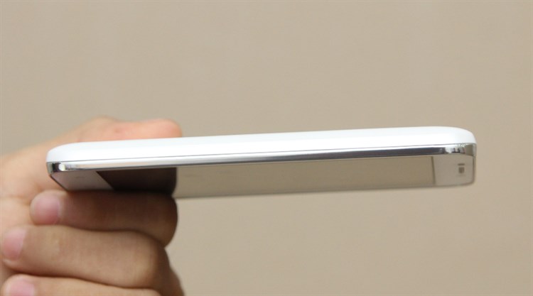 Điện thoại Honor Bee Màu Trắng