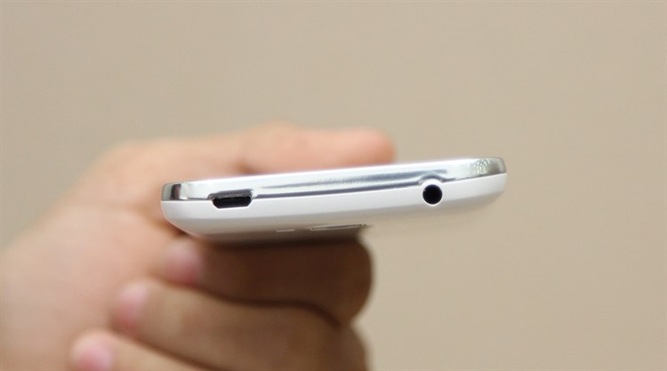 Điện thoại Honor Bee Màu Trắng