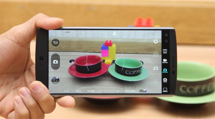 Điện thoại LG V10