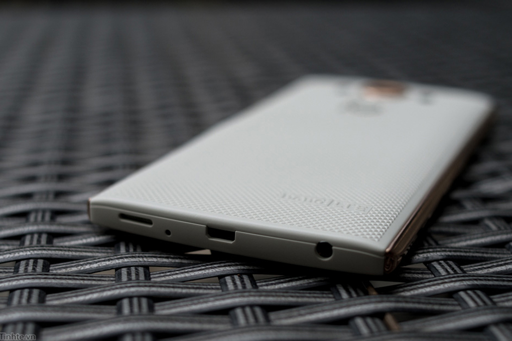 Điện thoại LG V10