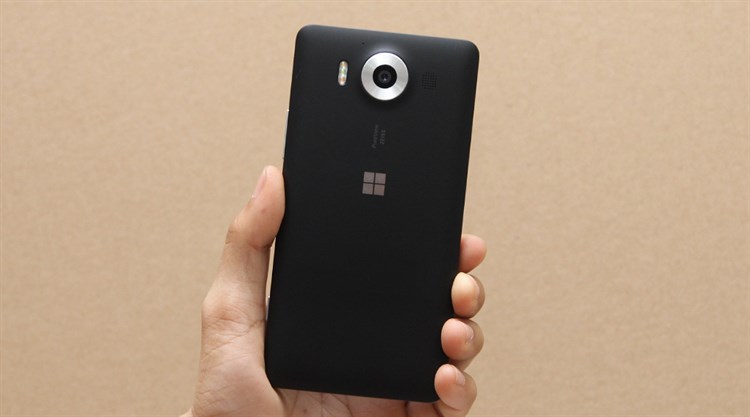 Điện thoại Microsoft Lumia 950