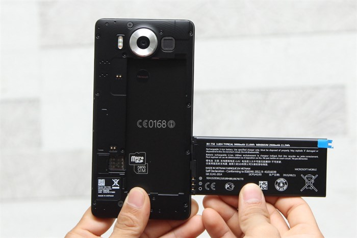 Điện thoại Microsoft Lumia 950