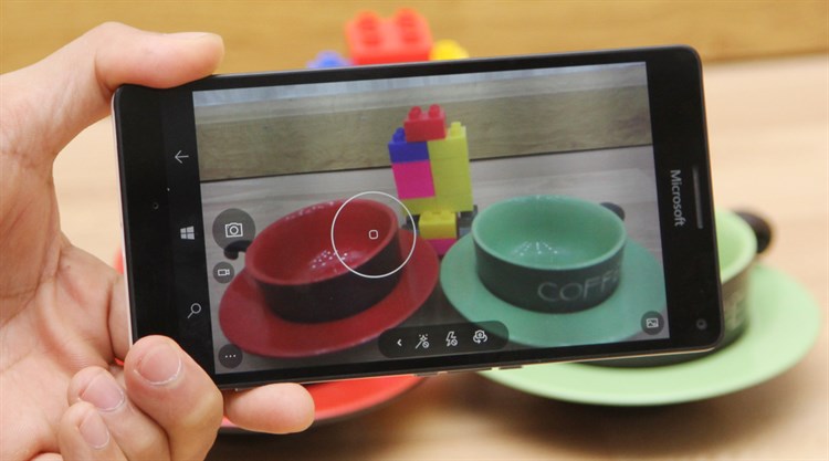 Điện thoại Microsoft Lumia 950 XL