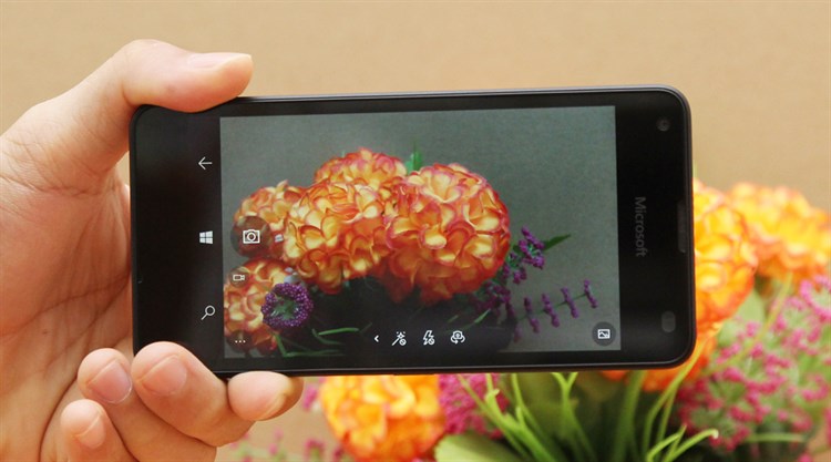 Điện thoại Microsoft Lumia 550