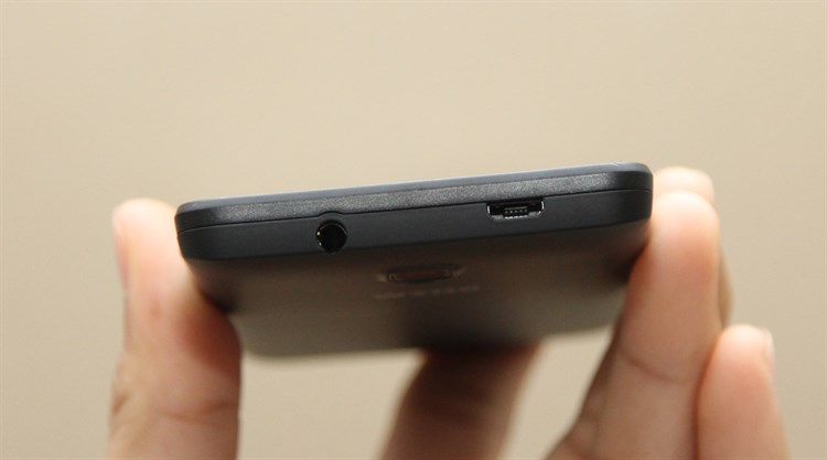 Điện thoại Wing Hero 40i