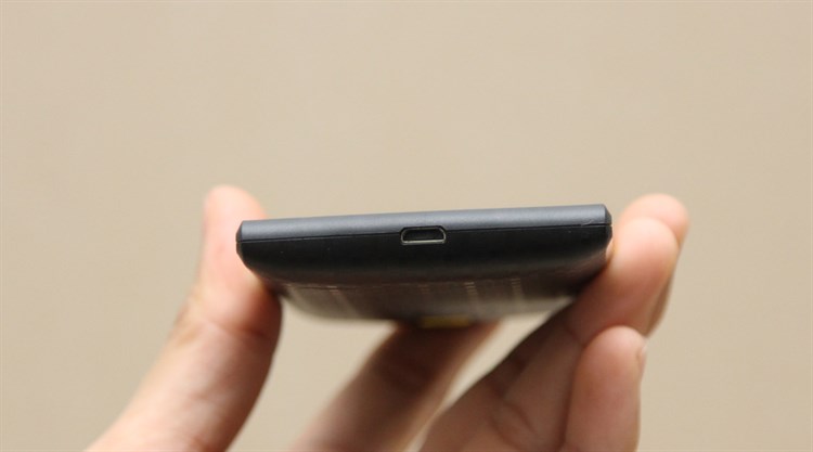 Điện thoại Philips S307