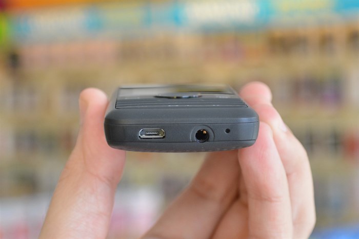 Điện thoại Philips E103