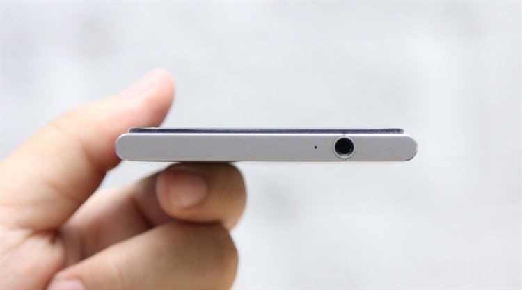 Điện thoại Obi Worldphone SF1