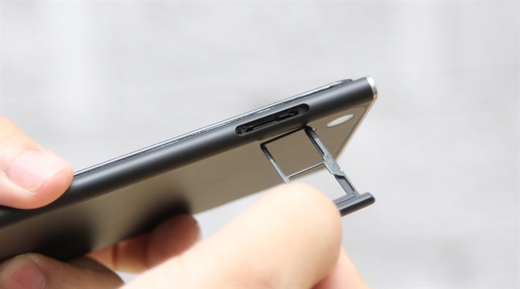 Điện thoại Obi Worldphone SF1