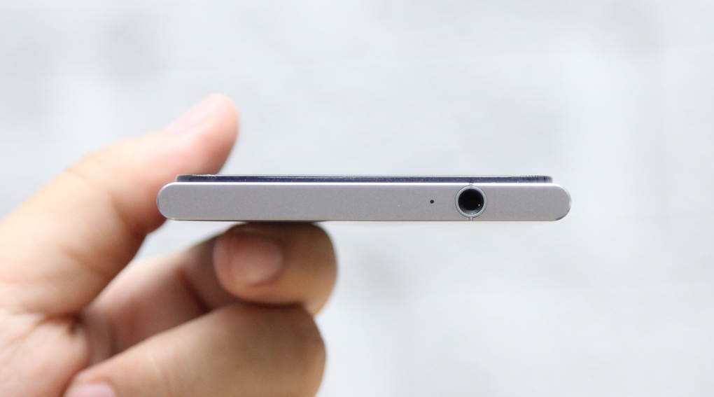 Điện thoại Obi Worldphone SF1
