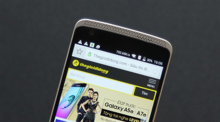 Điện thoại ZTE Axon