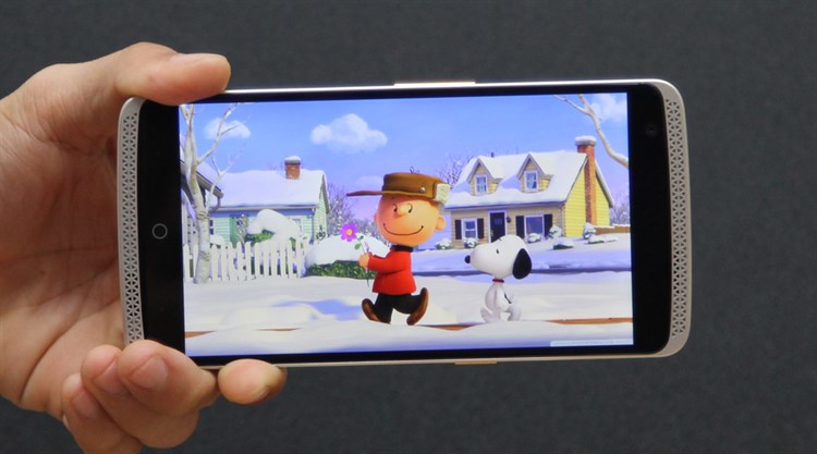 Điện thoại ZTE Axon