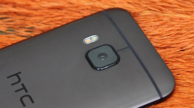 Camera sau có hỗ trợ flash Camera sau có hỗ trợ flash