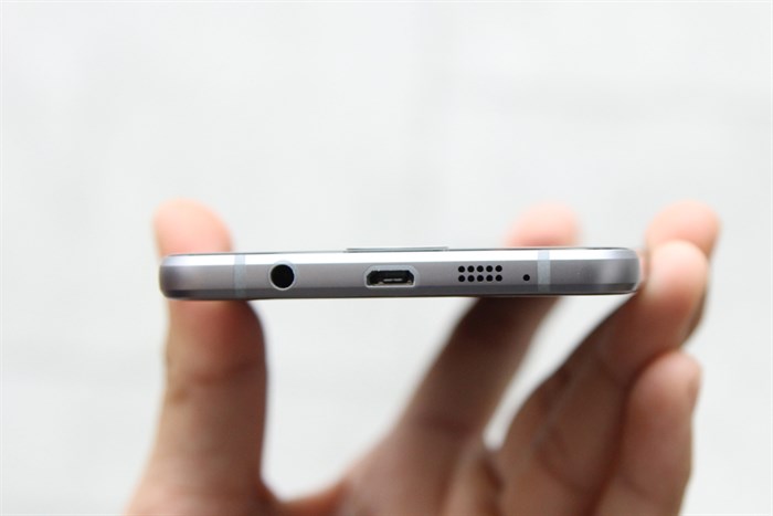 Điện thoại Samsung Galaxy A7 (2016)