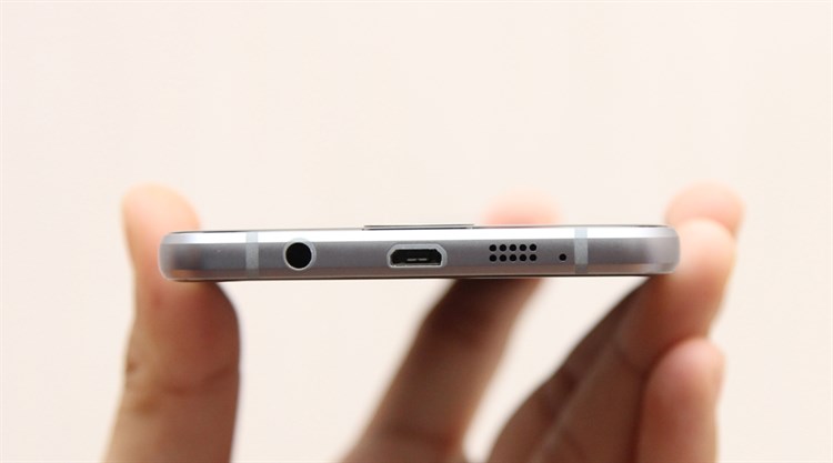 Điện thoại Samsung Galaxy A7 (2016)