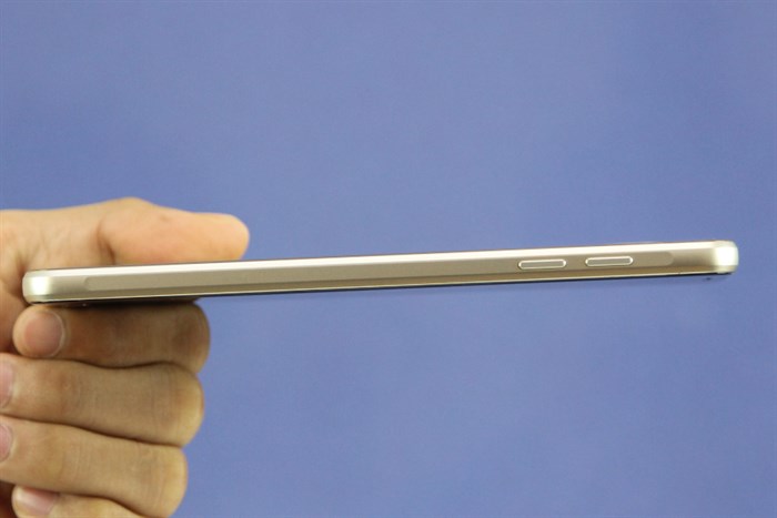 Điện thoại Samsung Galaxy A7 (2016)