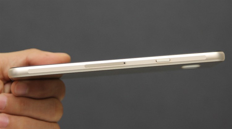 Điện thoại Samsung Galaxy A7 (2016)