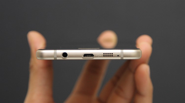 Điện thoại Samsung Galaxy A7 (2016)