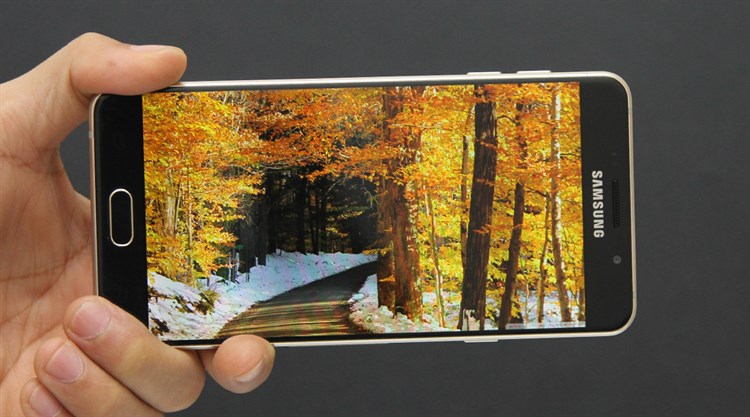 Điện thoại Samsung Galaxy A7 (2016)