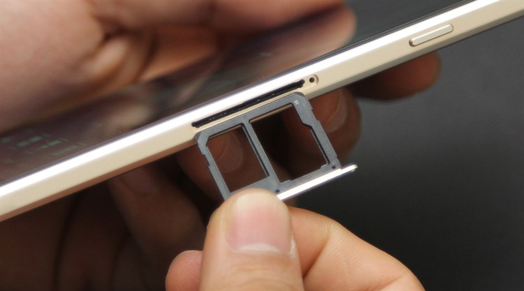 Điện thoại Samsung Galaxy A7 (2016)