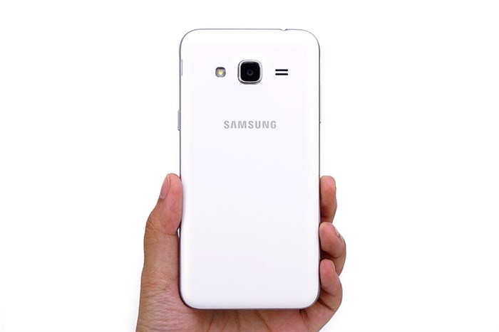 Điện thoại Samsung Galaxy J3