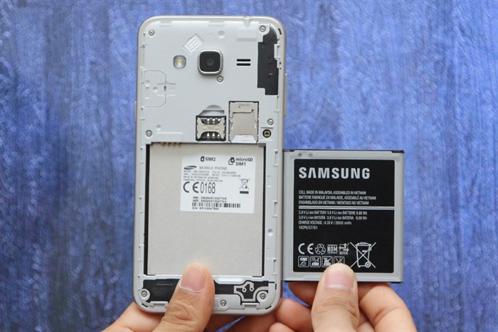 Điện thoại Samsung Galaxy J3