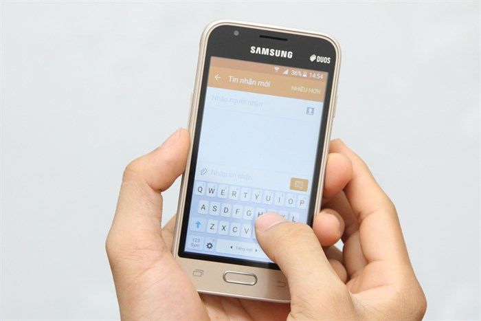 Điện thoại Samsung Galaxy J1 mini