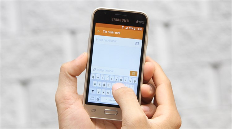 Điện thoại Samsung Galaxy J1 mini Màu Vàng đồng