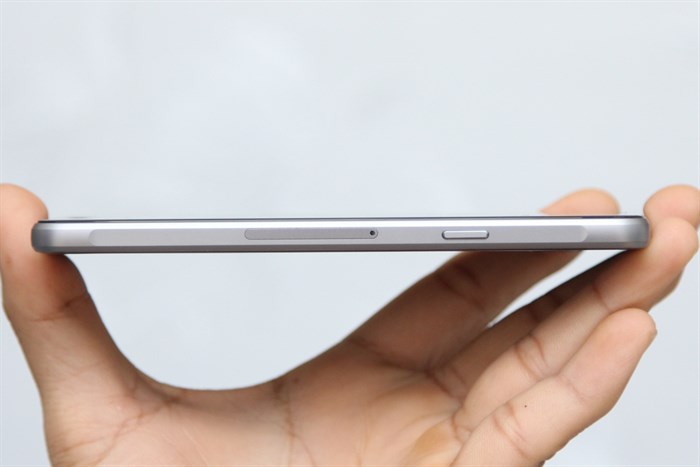 Điện thoại Samsung Galaxy A3 2016 Màu Đen