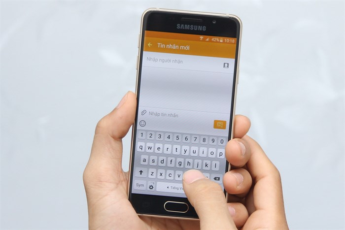 Điện thoại Samsung Galaxy A3 2016 Màu Vàng đồng