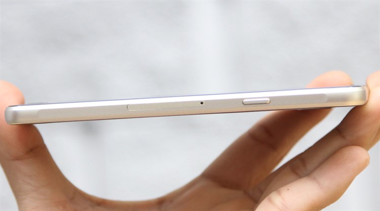 Điện thoại Samsung Galaxy A3 2016 Màu Vàng đồng