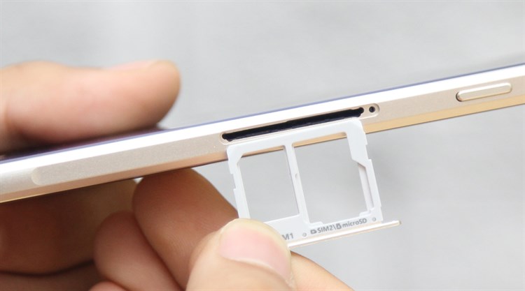 Điện thoại Samsung Galaxy A3 2016 Màu Vàng đồng