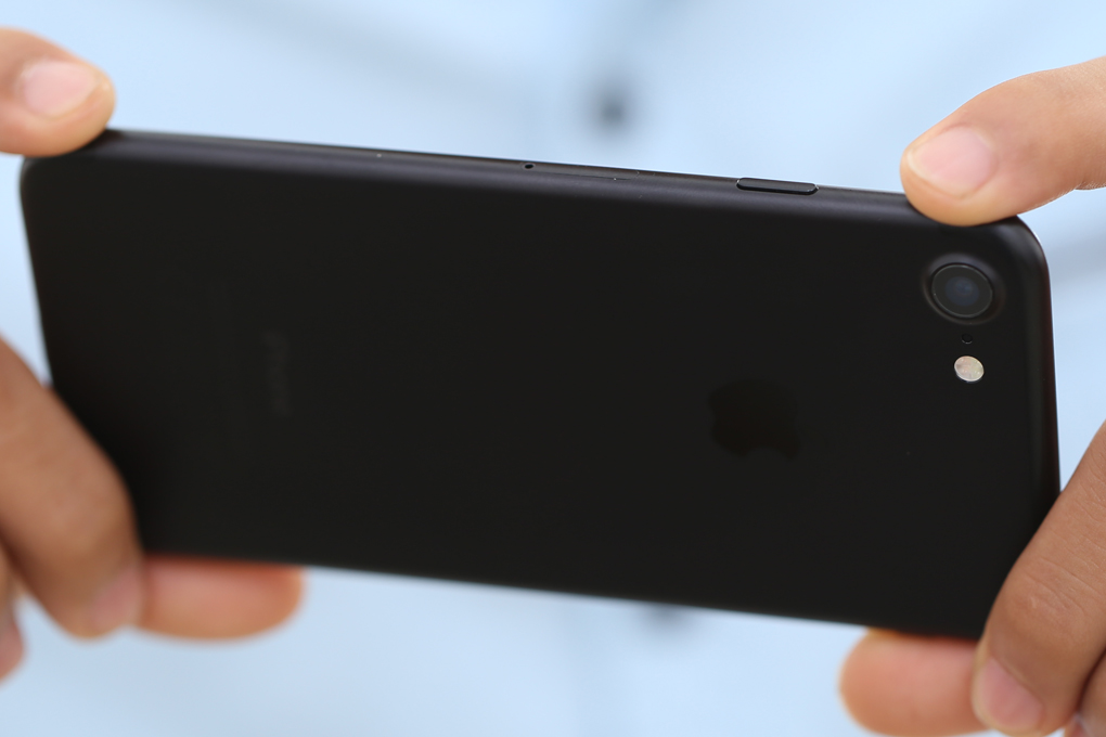 Điện thoại iPhone 7 32GB Màu Đen