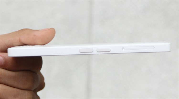 Điện thoại Mobiistar LAI Yuna