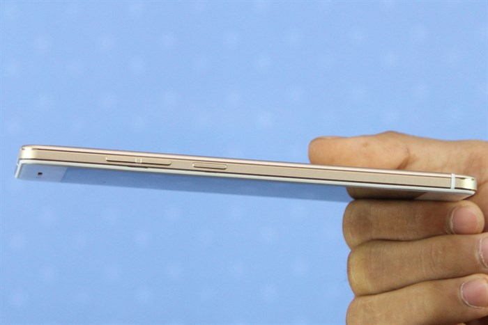 Điện thoại Mobell Nova X