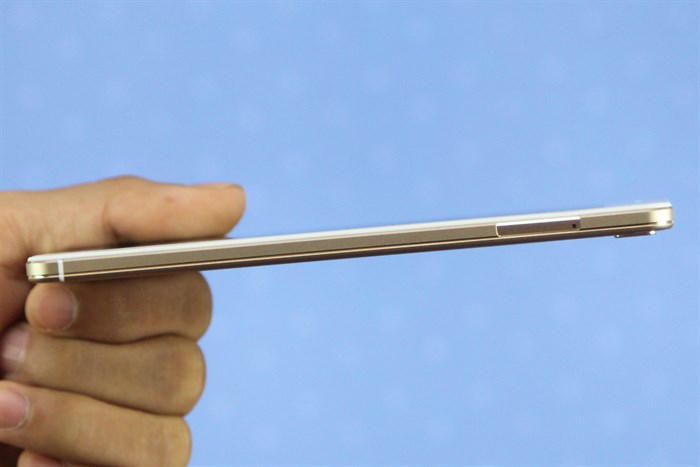 Điện thoại Mobell Nova X