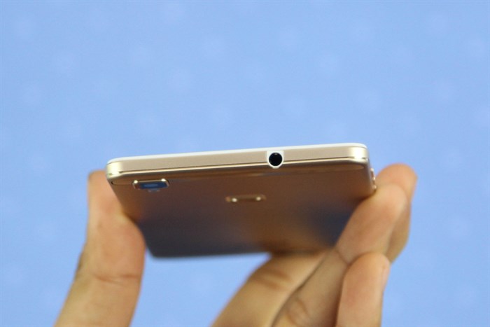 Điện thoại Mobell Nova X