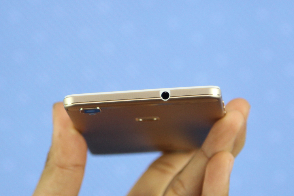 Điện thoại Mobell Nova X