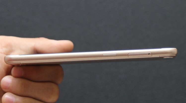 Điện thoại Mobell Nova i6