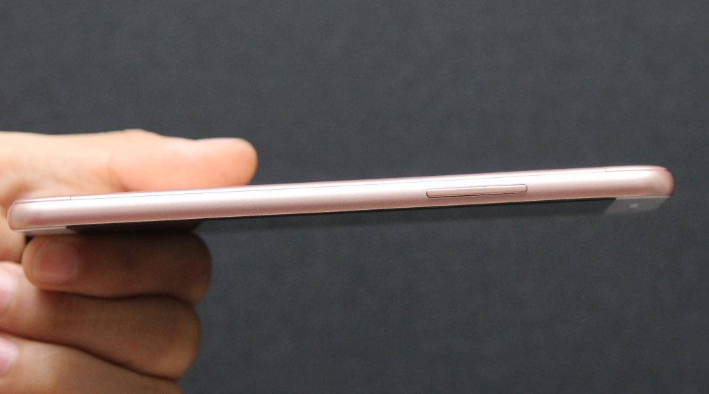 Điện thoại Mobell Nova i6