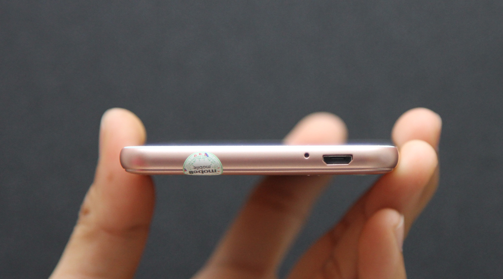 Điện thoại Mobell Nova i6