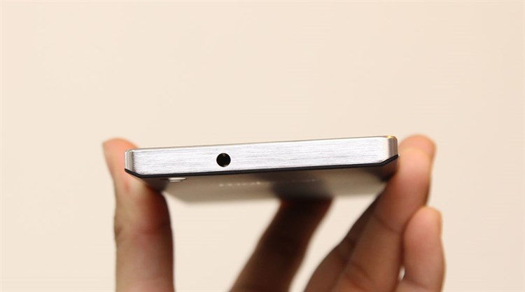 Điện thoại Mobiistar LAI Zumbo