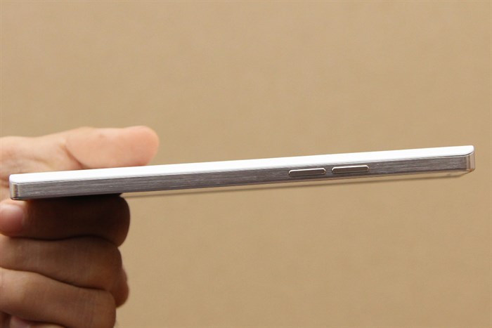 Điện thoại Mobiistar LAI Zumbo