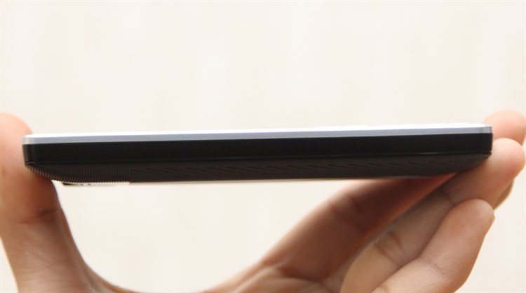 Điện thoại Mobell Tank 2 Màu Đen