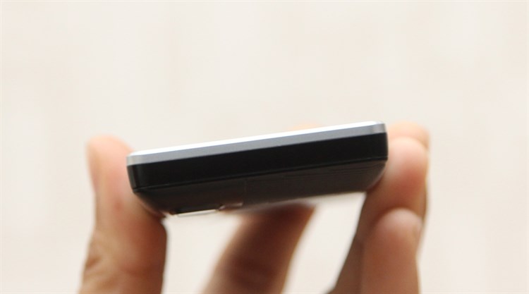 Điện thoại Mobell Tank 2 Màu Đen