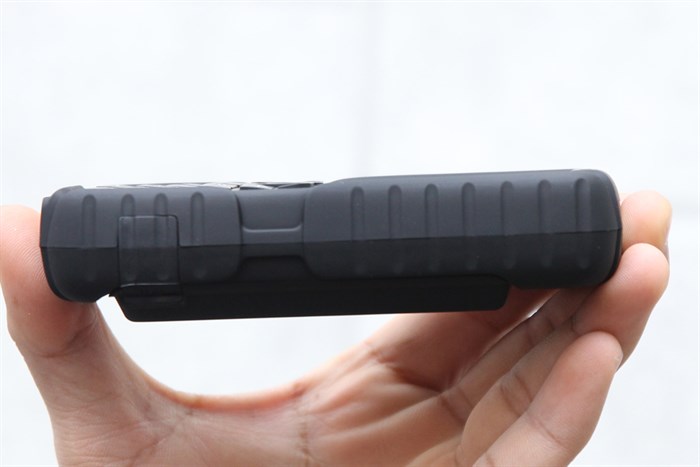 Điện thoại Mobell Rock