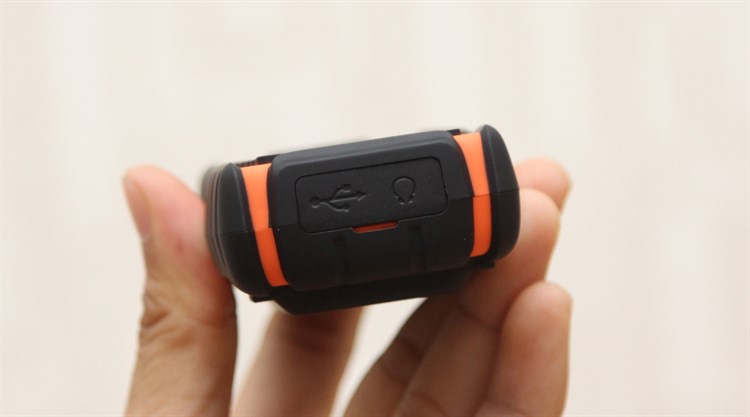 Điện thoại Mobell Rock