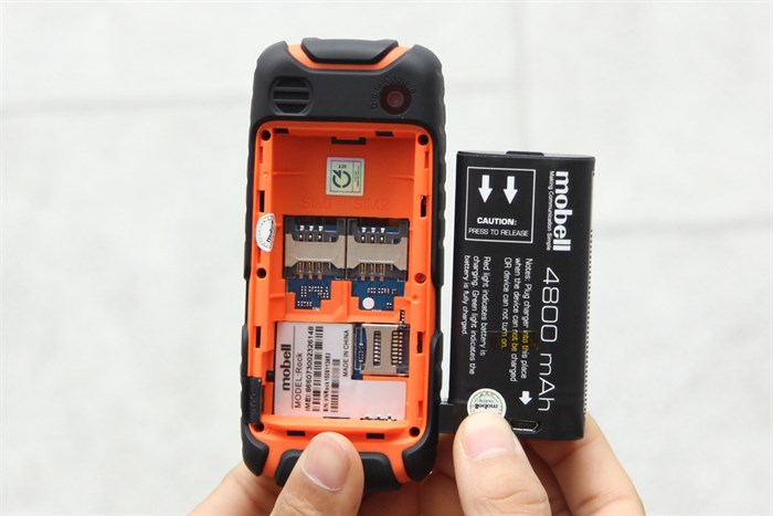 Điện thoại Mobell Rock