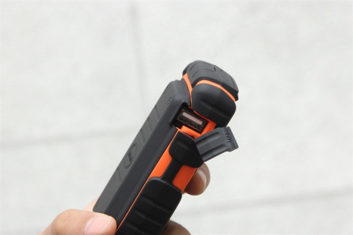 Điện thoại Mobell Rock